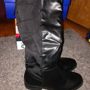BRAND NEW BOOTS